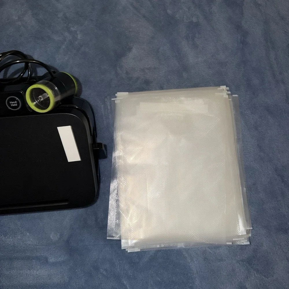 Foodsaver Vs3120 Multi‎ Use Food Preservation system With Roll Of Bag And Bags